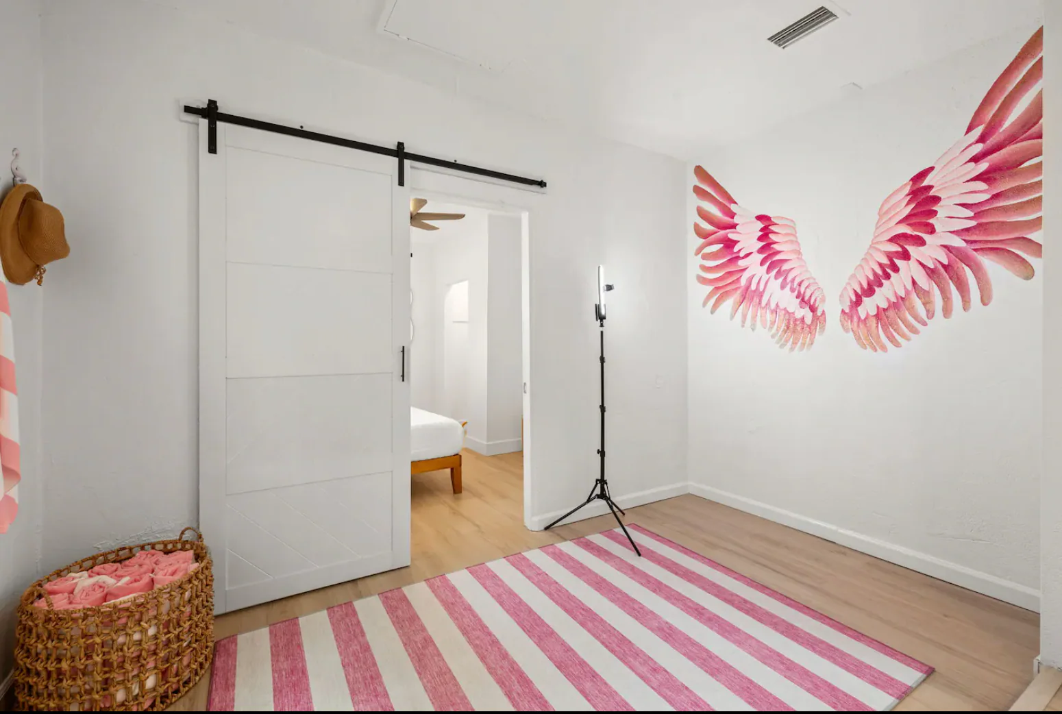 St Pete Bachelorette Weekend With Decor and Housing at Beach Drive Bungalow - Image 3