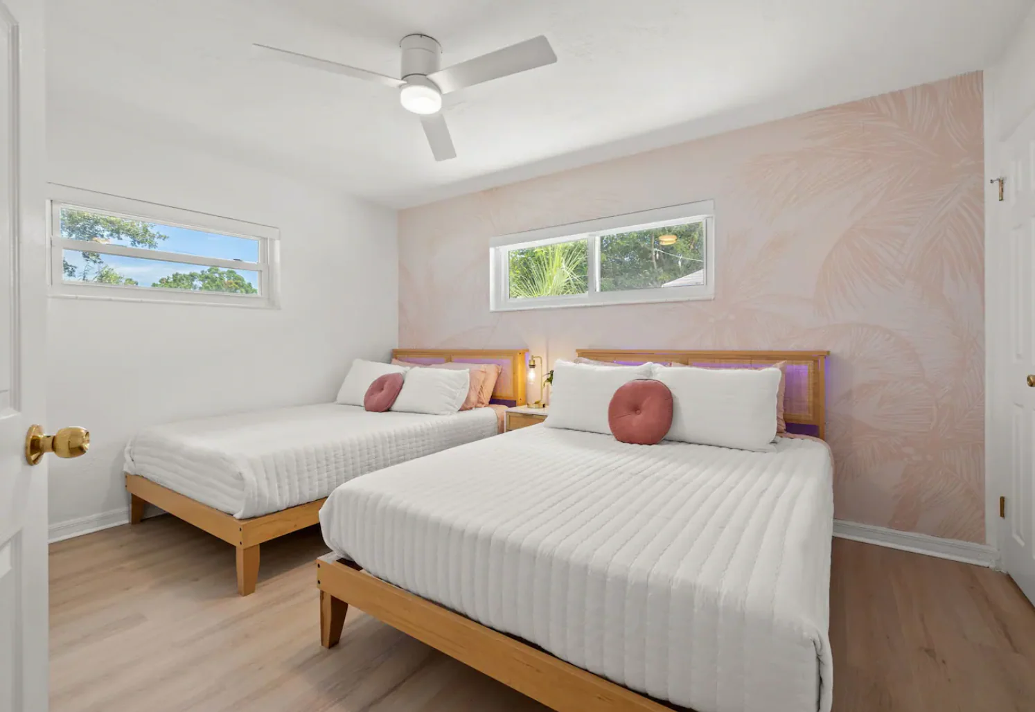St Pete Bachelorette Weekend With Decor and Housing at Beach Drive Bungalow - Image 6