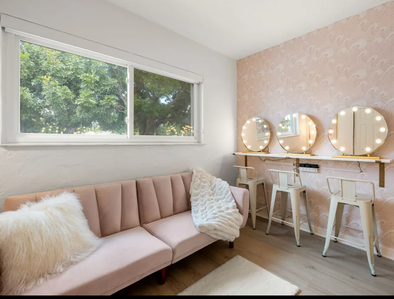 St Pete Bachelorette Weekend With Decor, Housing, and Activities Tier 1 - Image 5