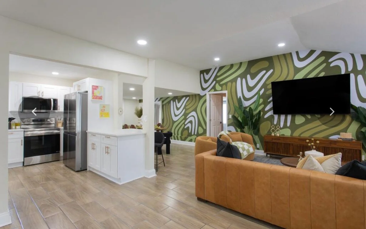 St Pete Bachelorette With Housing - Image 4